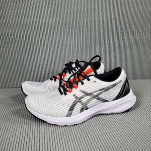 Asics women's Versablast white running sneakers